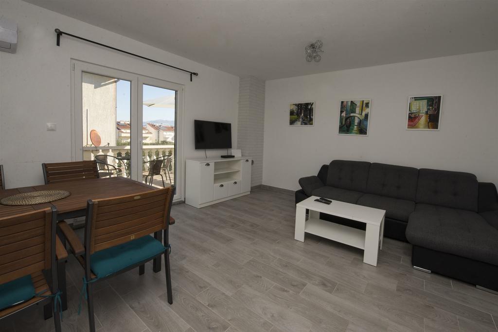 Apartment Jure Slatine Luaran gambar