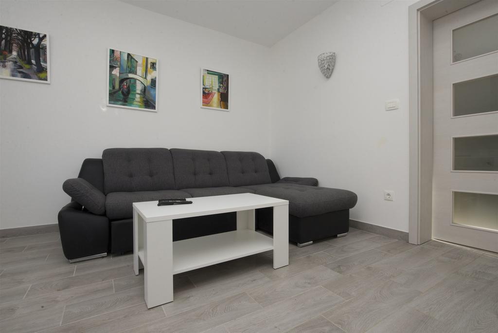 Apartment Jure Slatine Luaran gambar